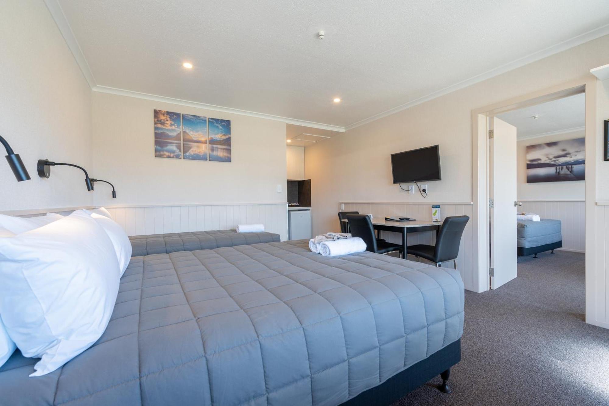 Te Anau Top 10 Holiday Park&Motels Buitenkant foto