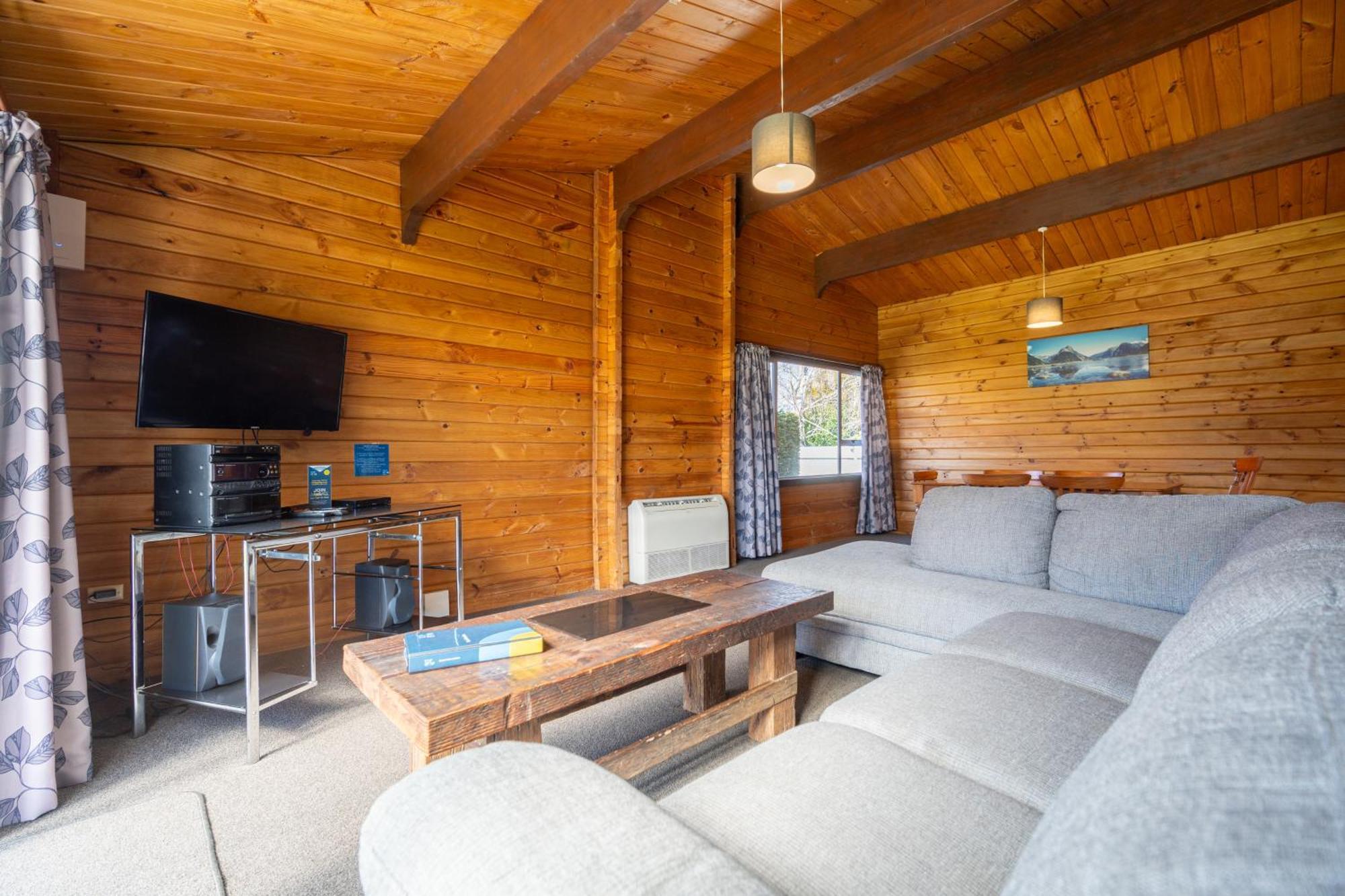Te Anau Top 10 Holiday Park&Motels Buitenkant foto
