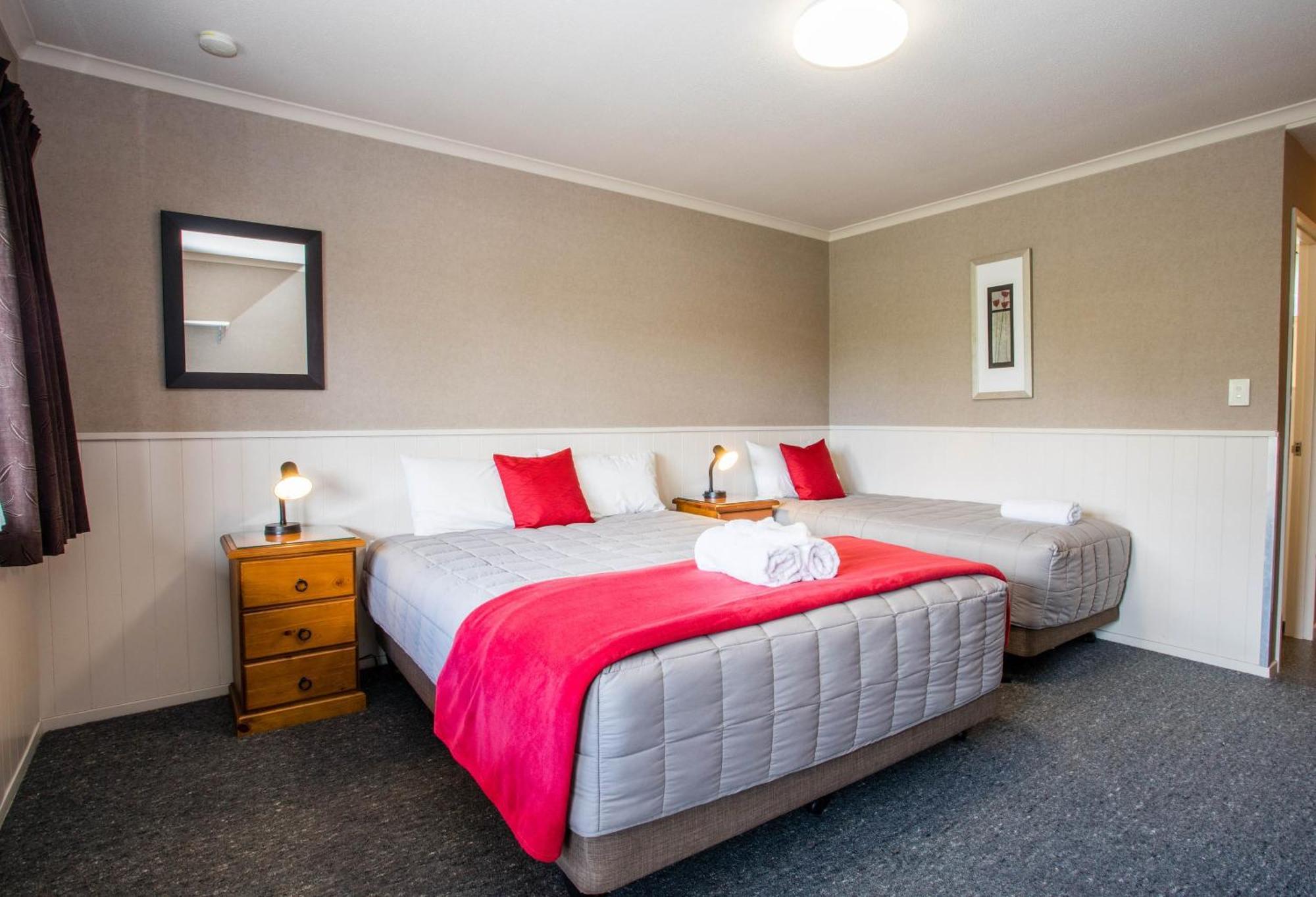 Te Anau Top 10 Holiday Park&Motels Buitenkant foto