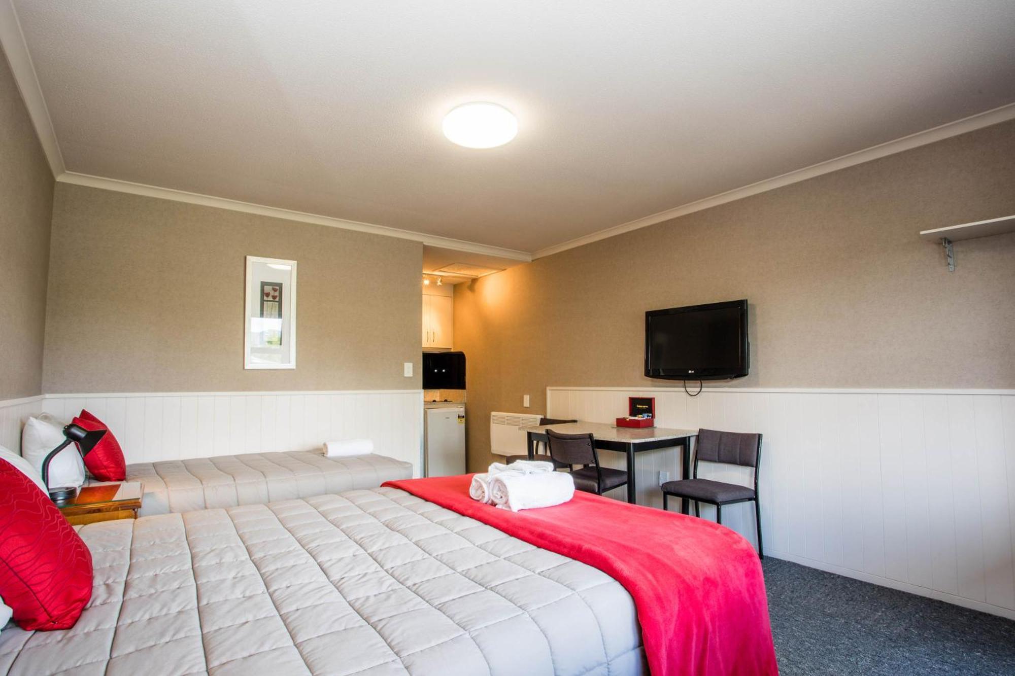 Te Anau Top 10 Holiday Park&Motels Buitenkant foto